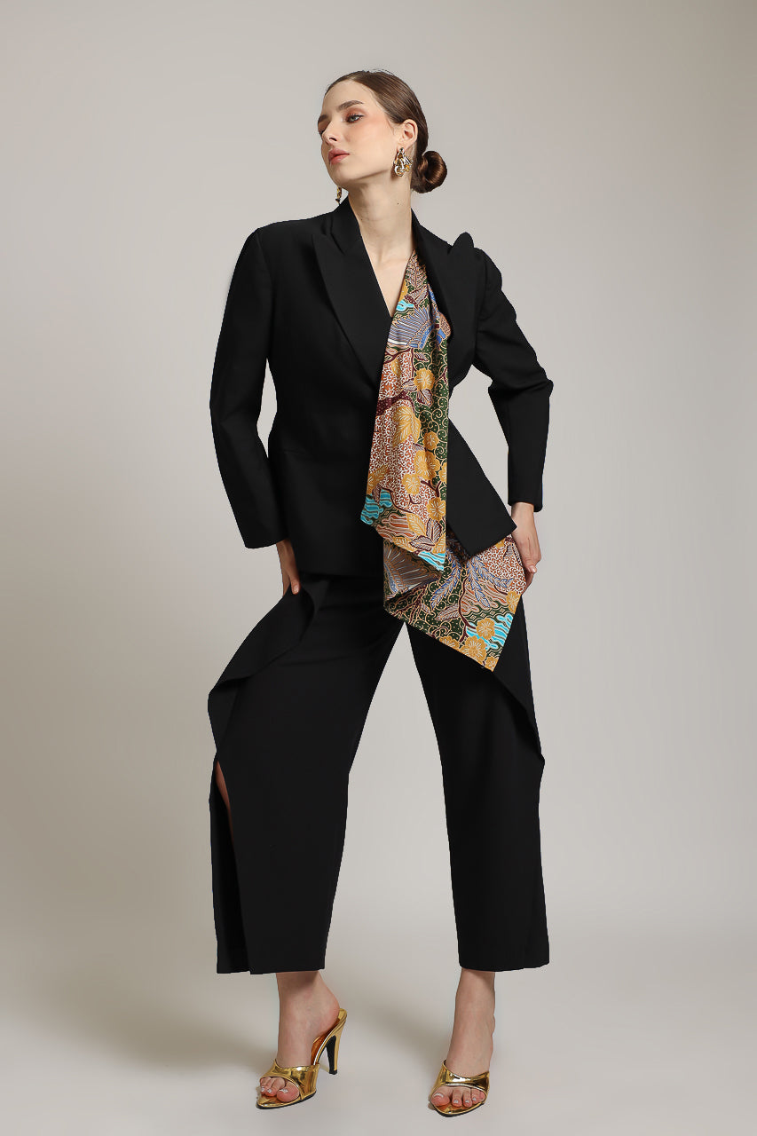Bloom et Champs Batik Suit Assymetrical Blazer