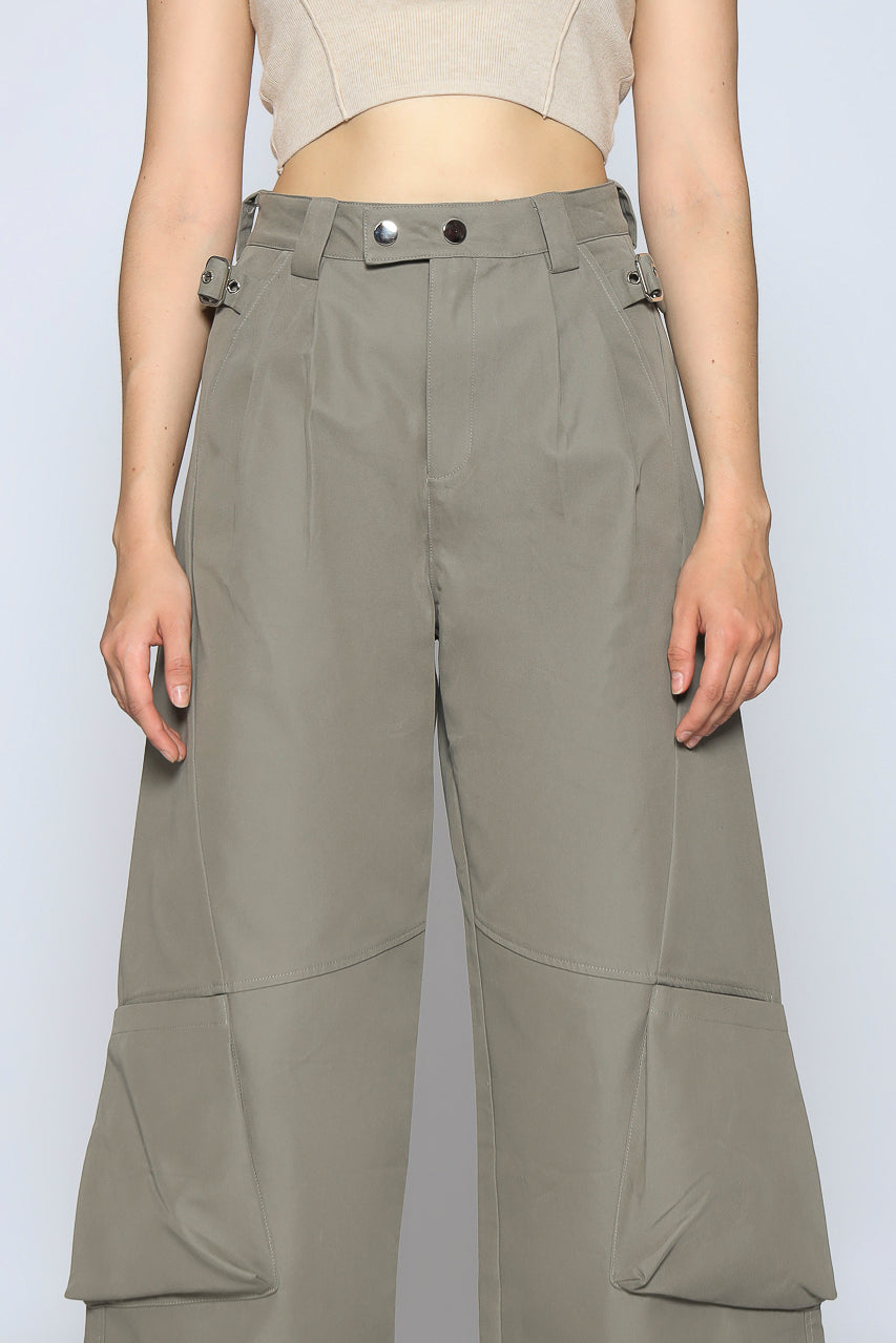 Bloom et Champs Cargo Pocket Pants in Grey