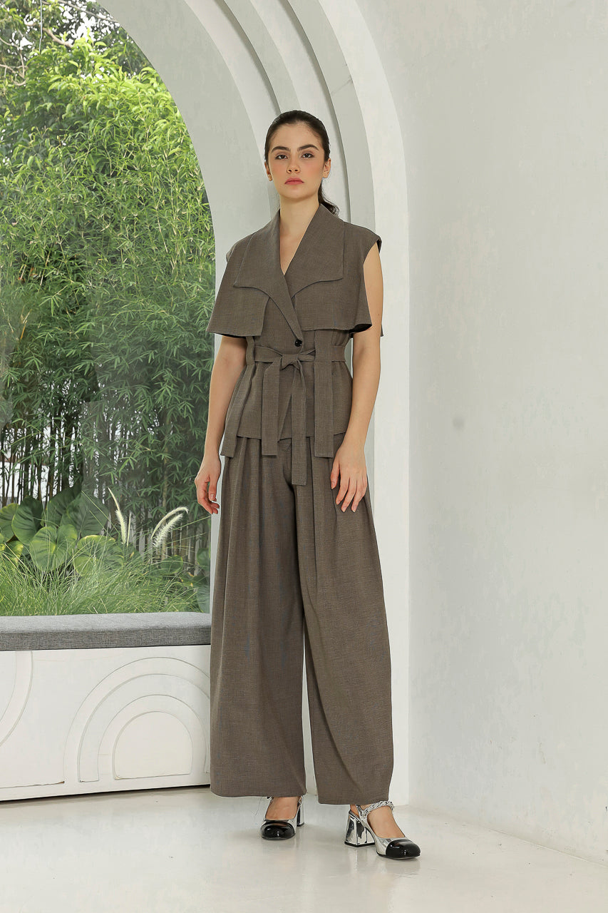 Bloom et Champs Vest ACK in Grey/ Zest Pants in Grey