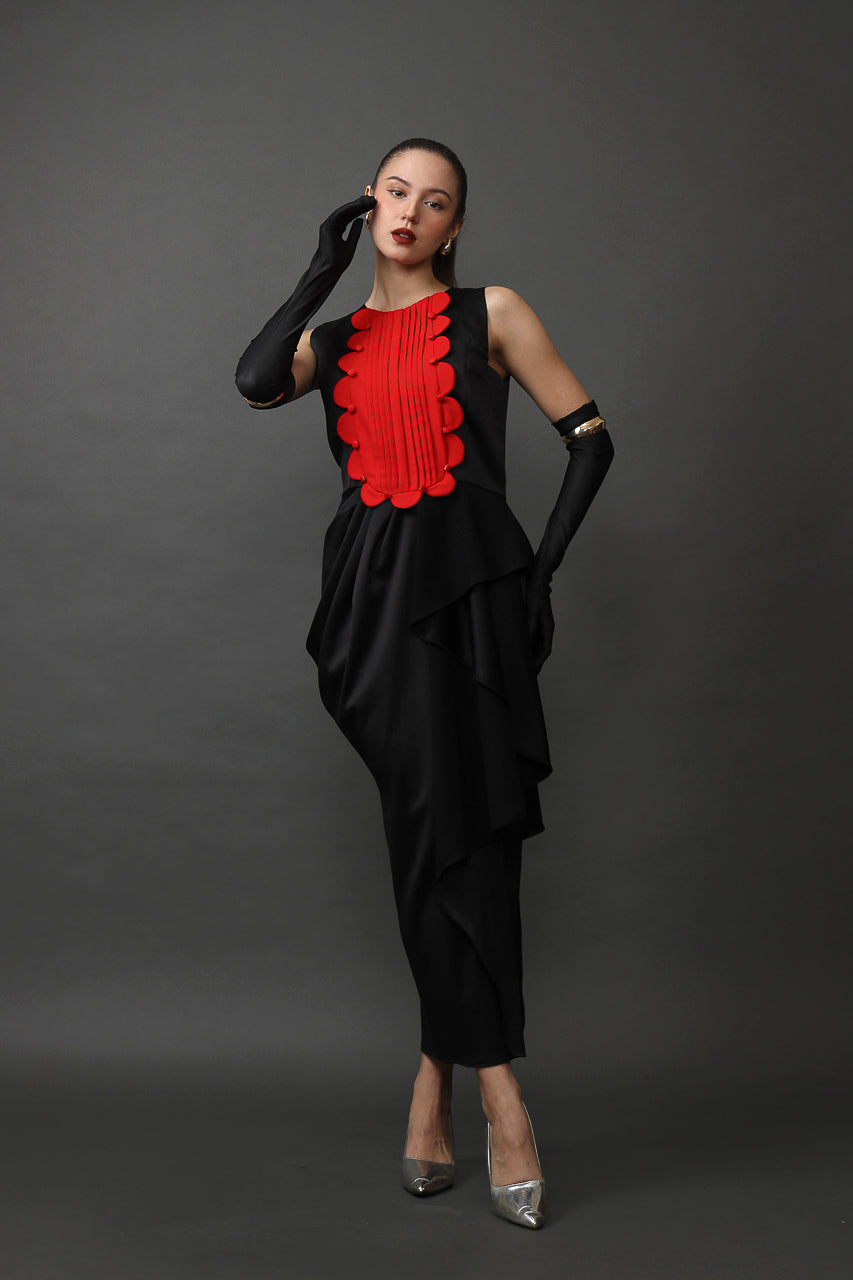 Bloom et Champs Scalloped Dress in Red