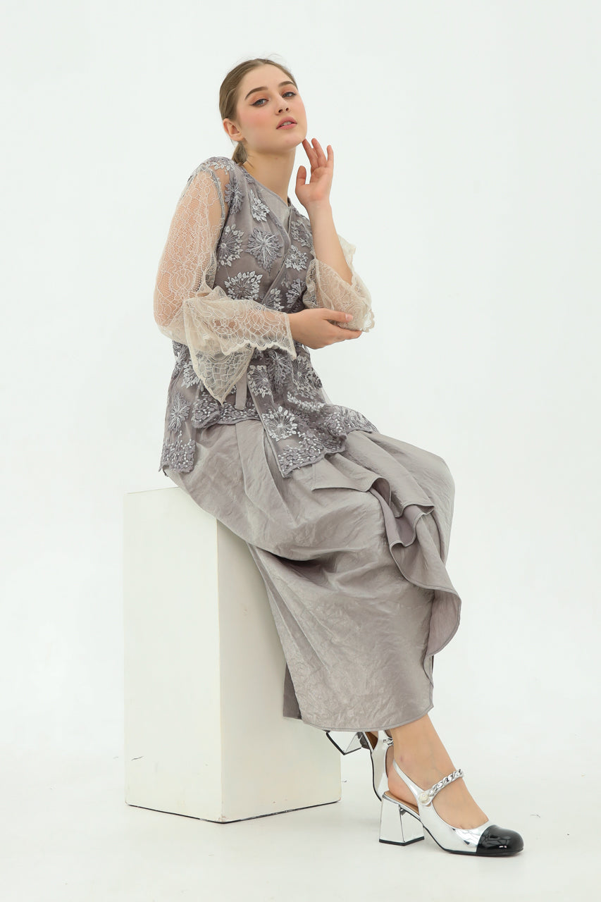 Bloom et Champs Kimono Sari/Rok Emas