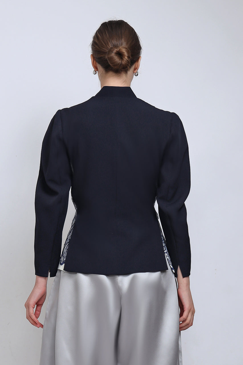 Bloom et Champs Diagonal Shirt with Blue Organza Lace