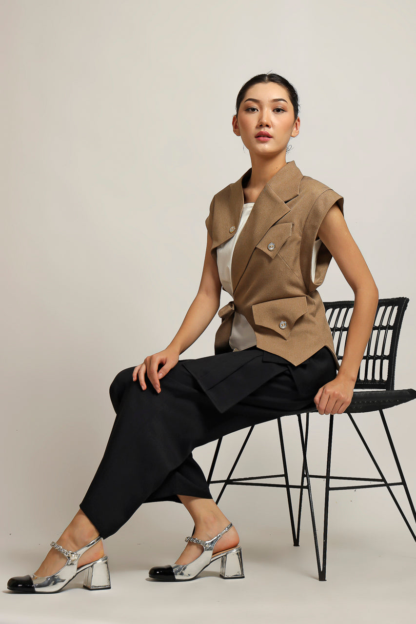 Bloom et Champs Mocha Lapel Top