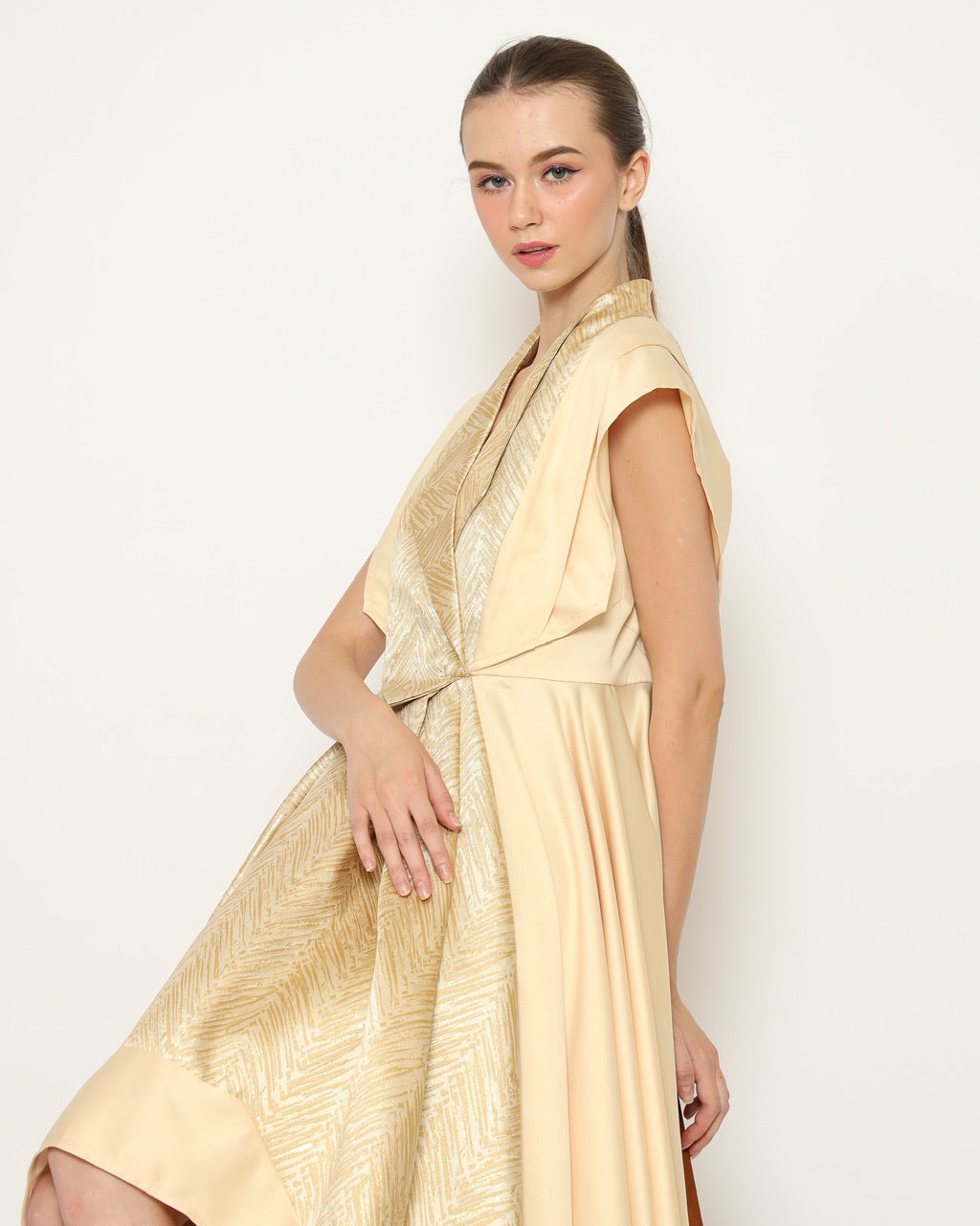 Bloom et Champs Dress Emas in Golden Sparkle