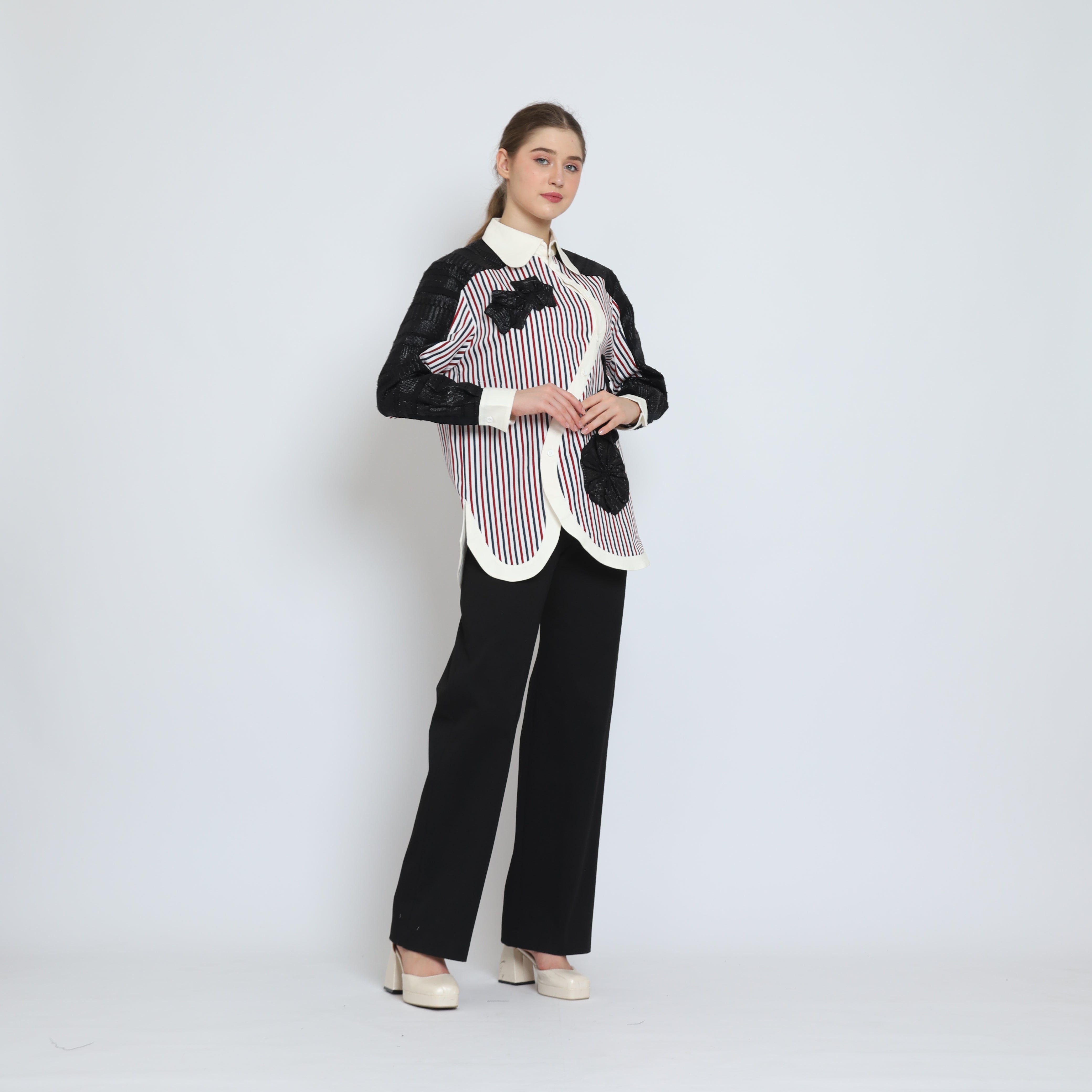 Bloom et Champs Kemeja Bunga Tempel