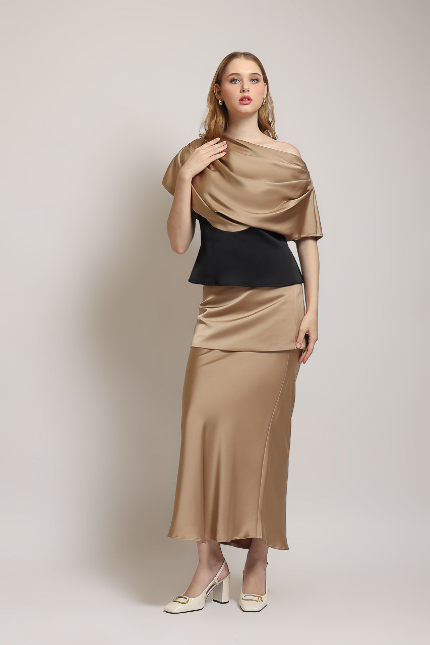 Bloom Top Kerah Ploi/Rok Saten Obi