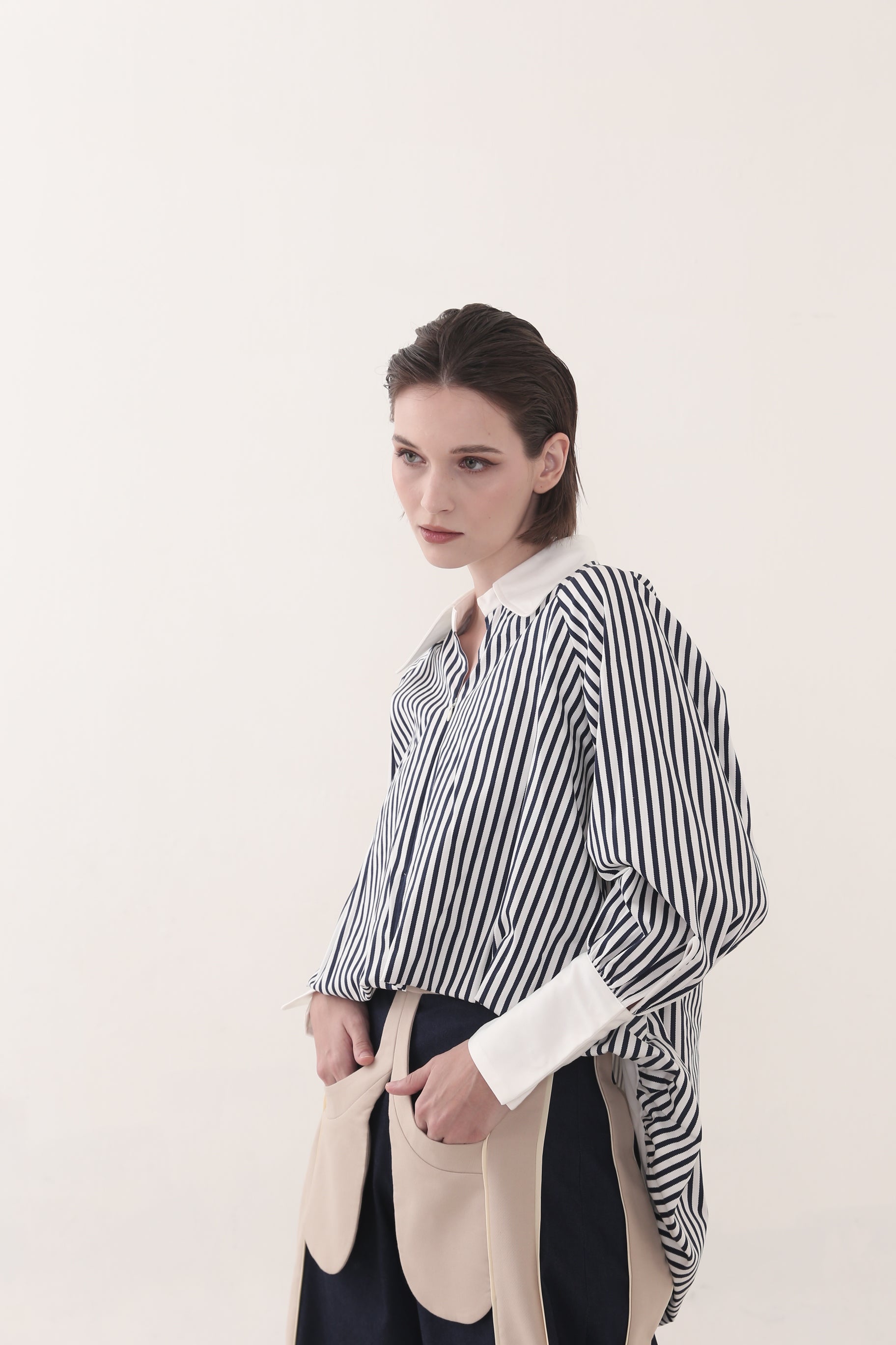 Bloom et Champs Kemeja Buntut Salur