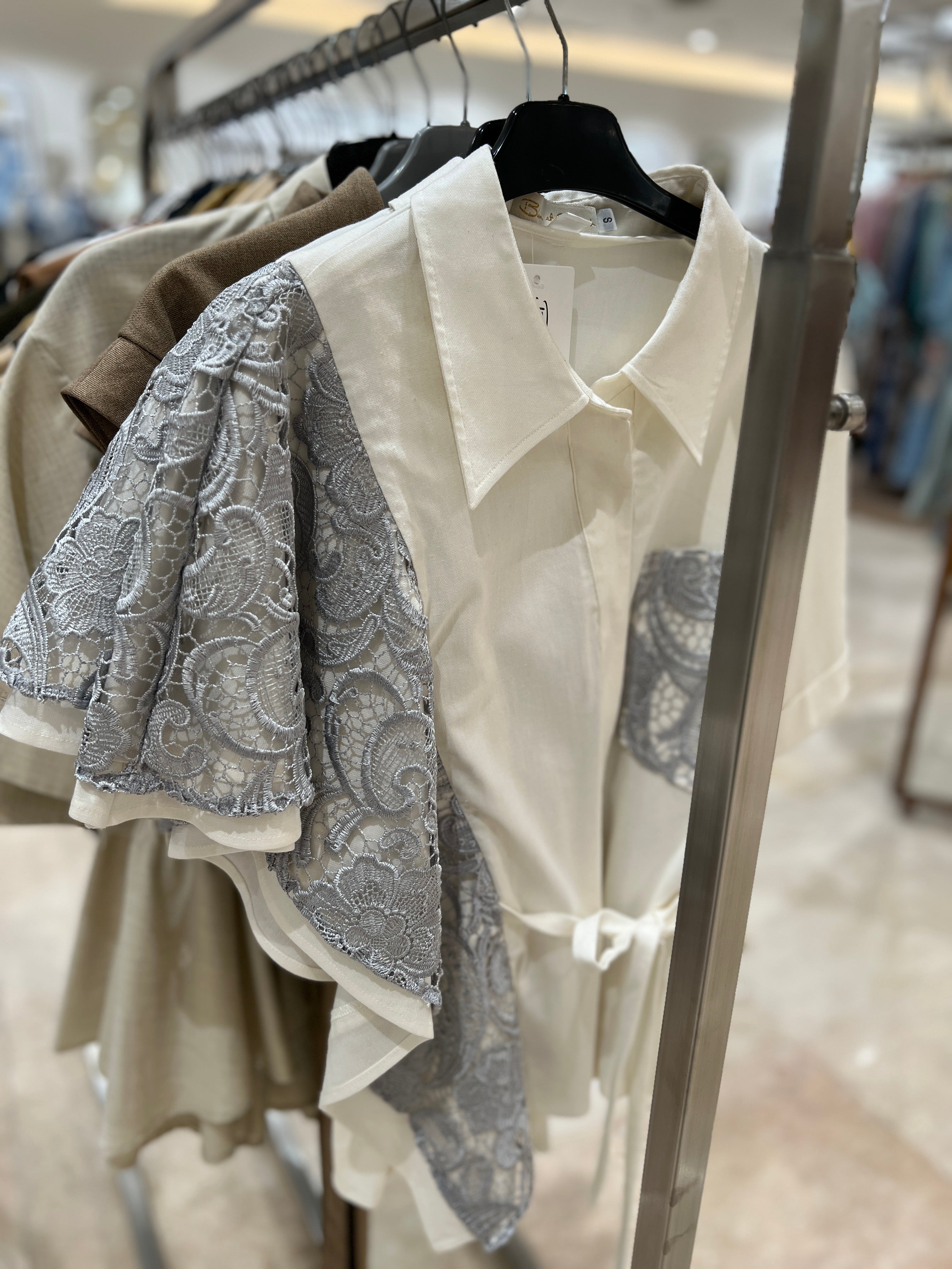 Bloom et Champs Kemeja Silver Brukat