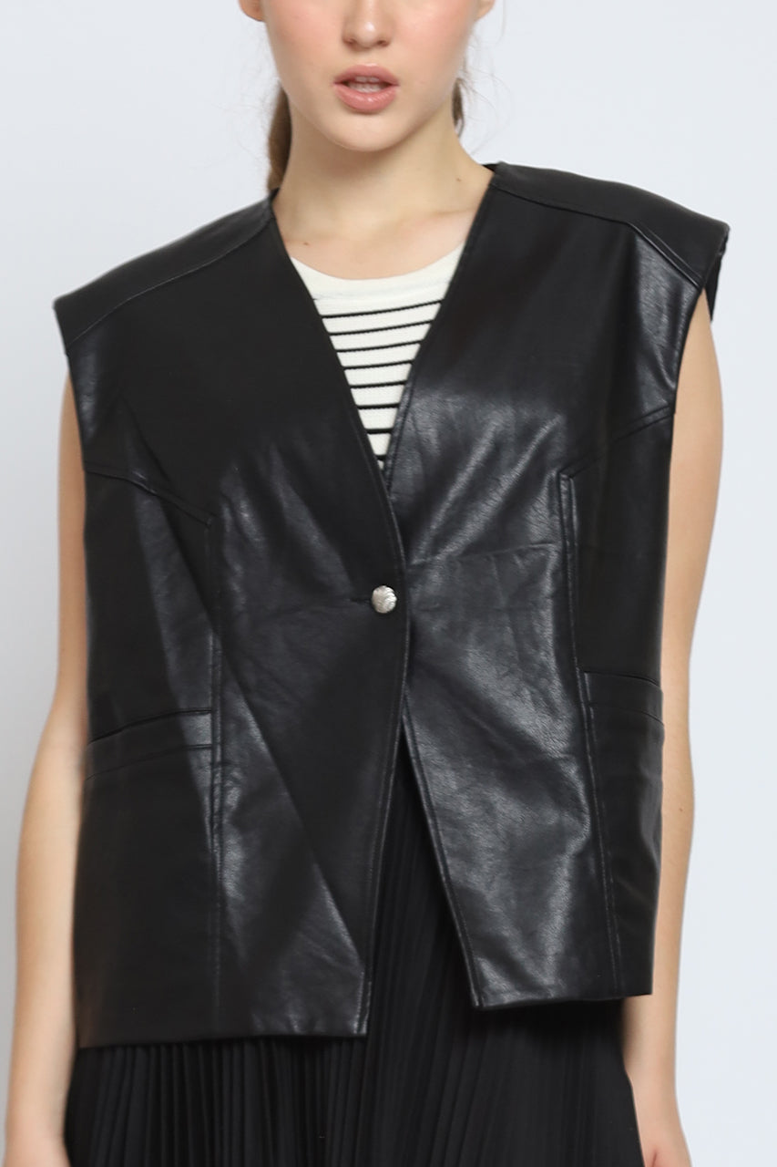 Bloom et Cotton MidLength Leather Jacket and Assymetrical Pleated Skirt