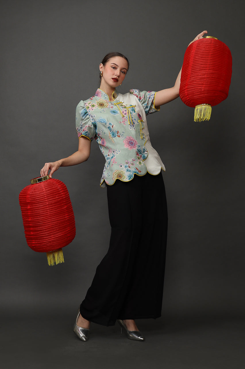 Bloom et Champs Scalloped Floral Blouse in Mint