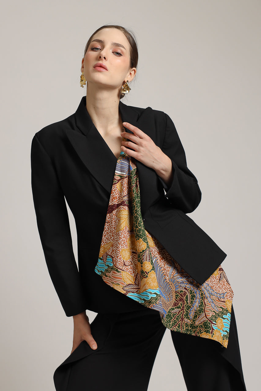 Bloom et Champs Batik Suit Assymetrical Blazer