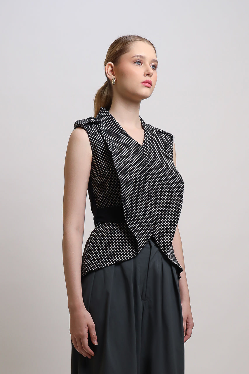 Bloom Curvy Top/ Celana Akira Abu