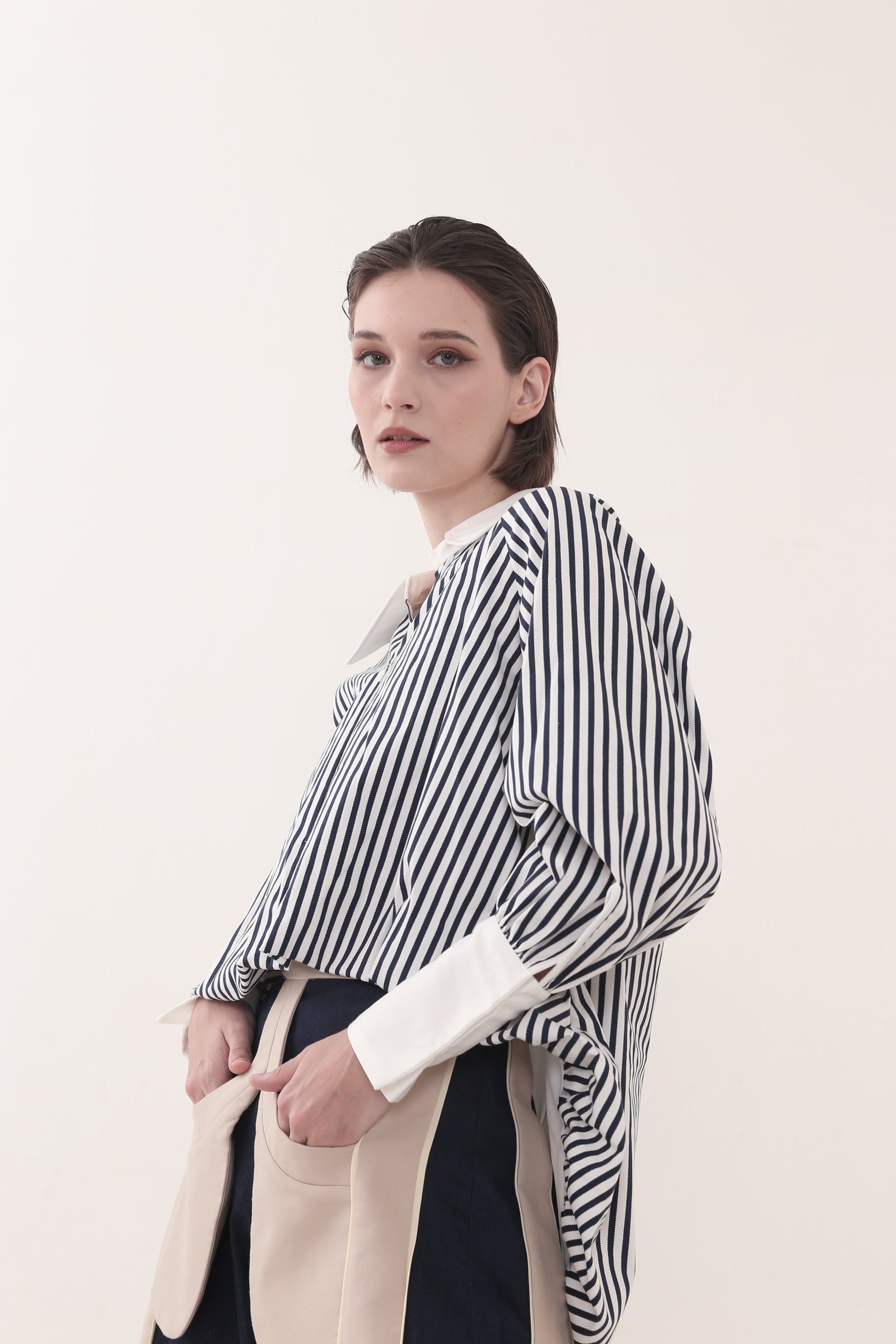 Bloom et Champs Kemeja Buntut Salur