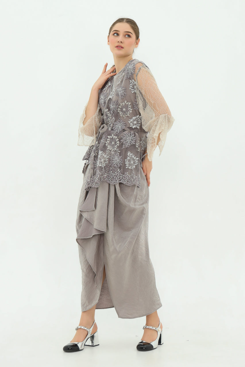 Bloom et Champs Kimono Sari/Rok Emas