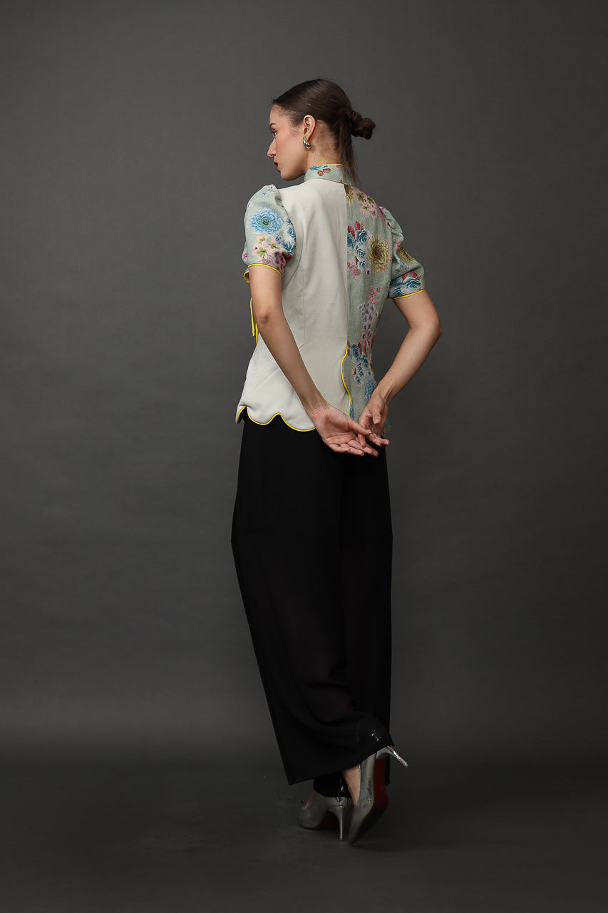 Bloom et Champs Scalloped Floral Blouse in Mint