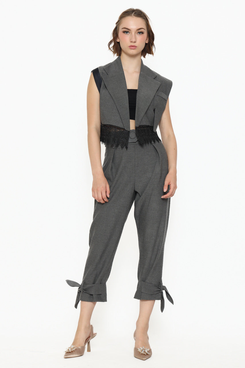 Bloom et Champs Vest Crop Abu/Celana Tali Kancing Abu