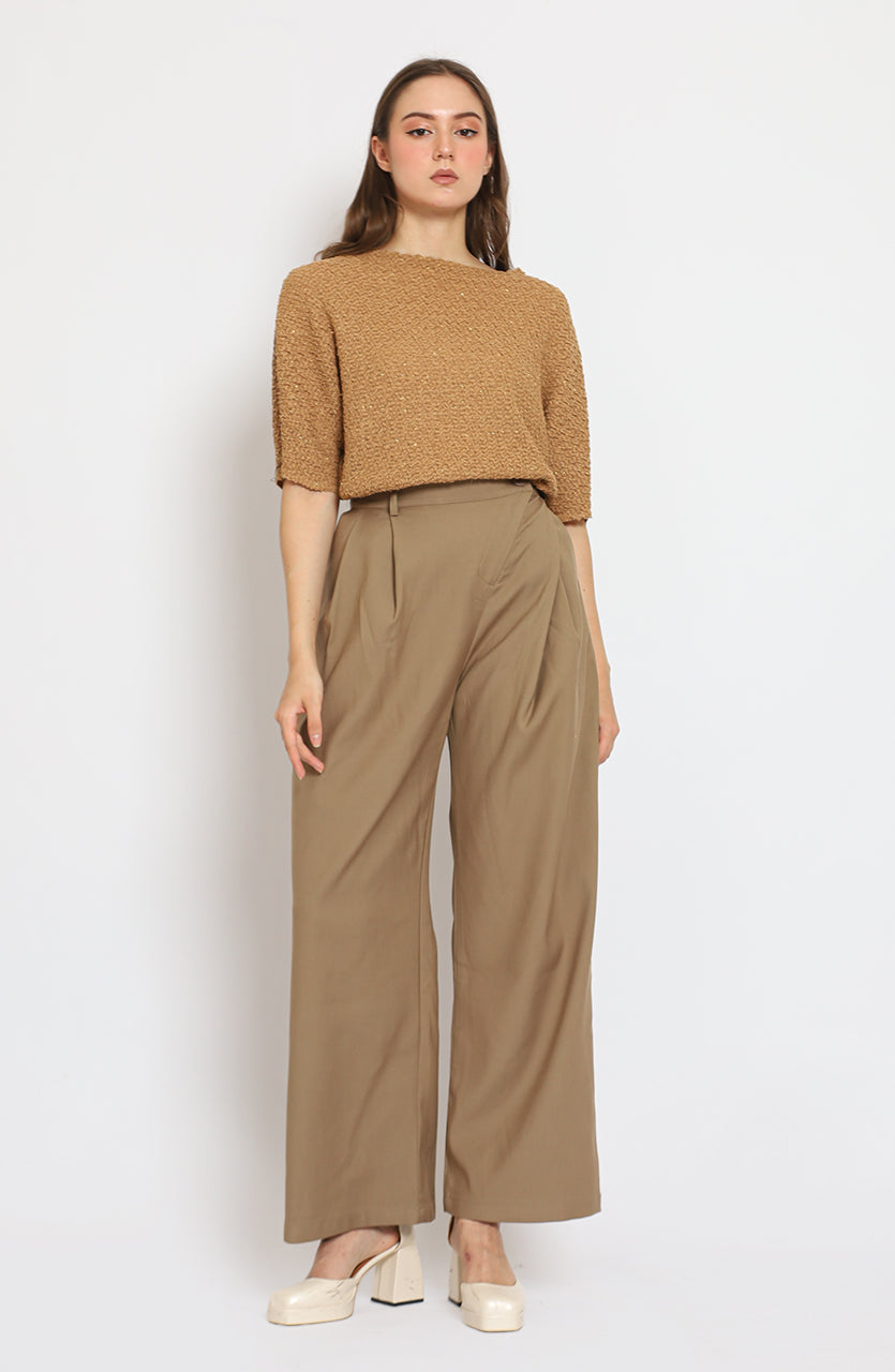 Bloom Pleats Blouse Caramel