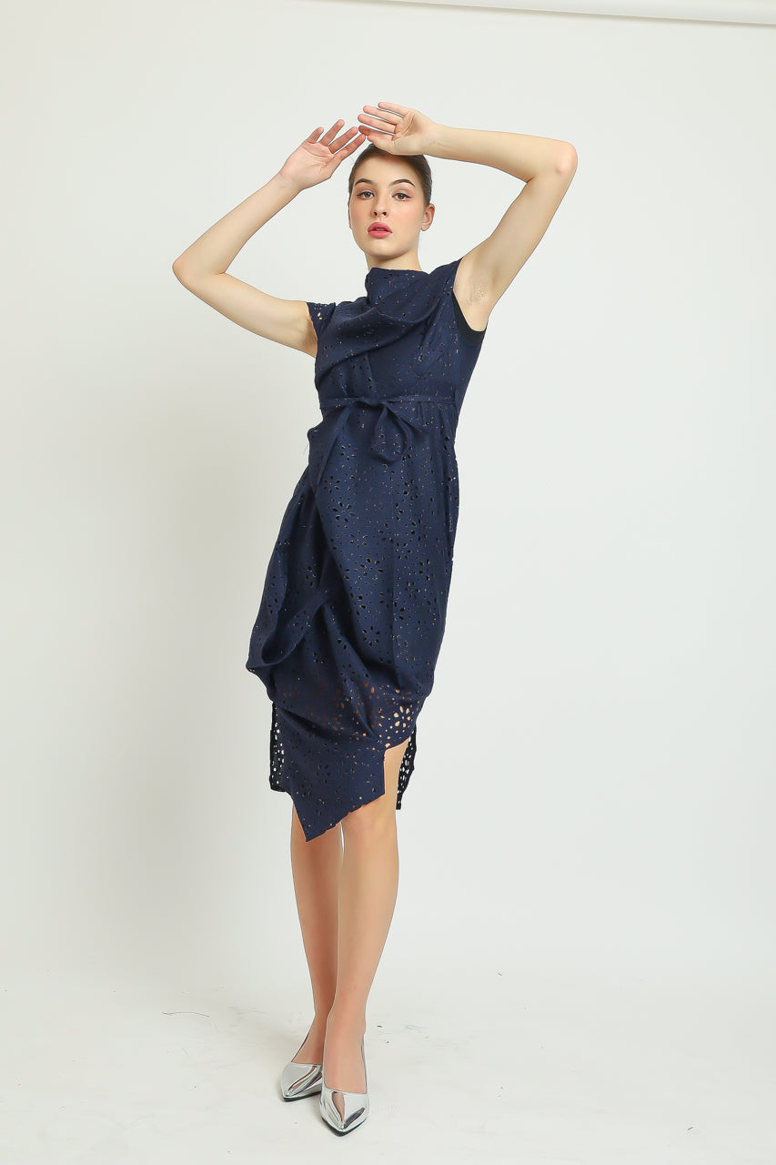 Bloom et Champs Dress Sumba Eyelet in Navy
