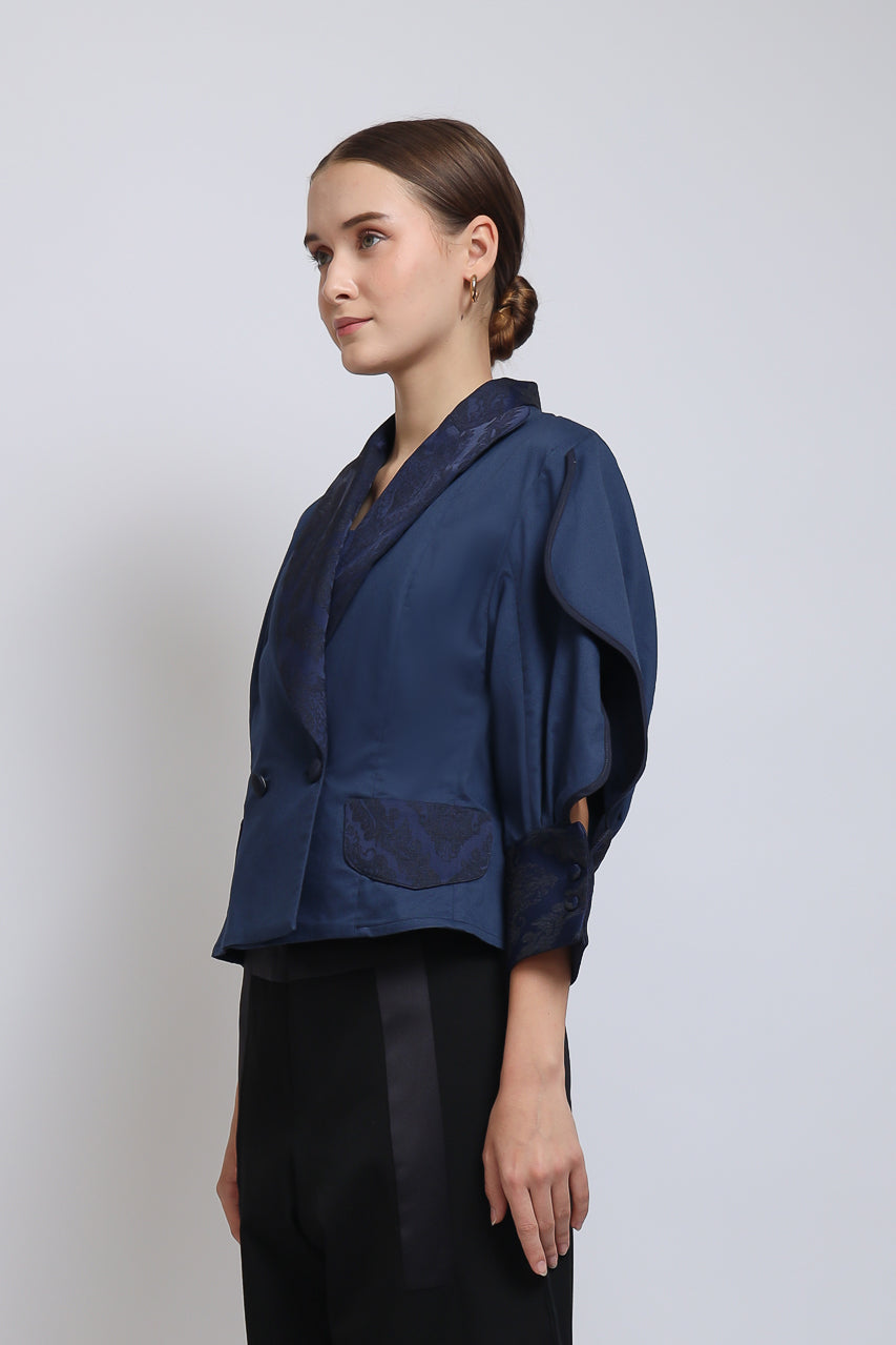 Bloom et Champs Scalloped Sleeves SS Navy Blouse