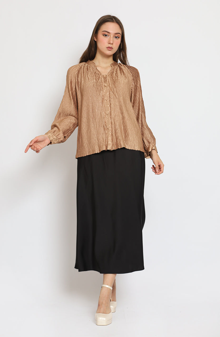 Bloom Pleats Caramel Button Blouse/Stretch Saten Skirt