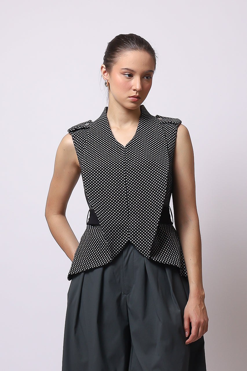 Bloom Curvy Top/ Celana Akira Abu