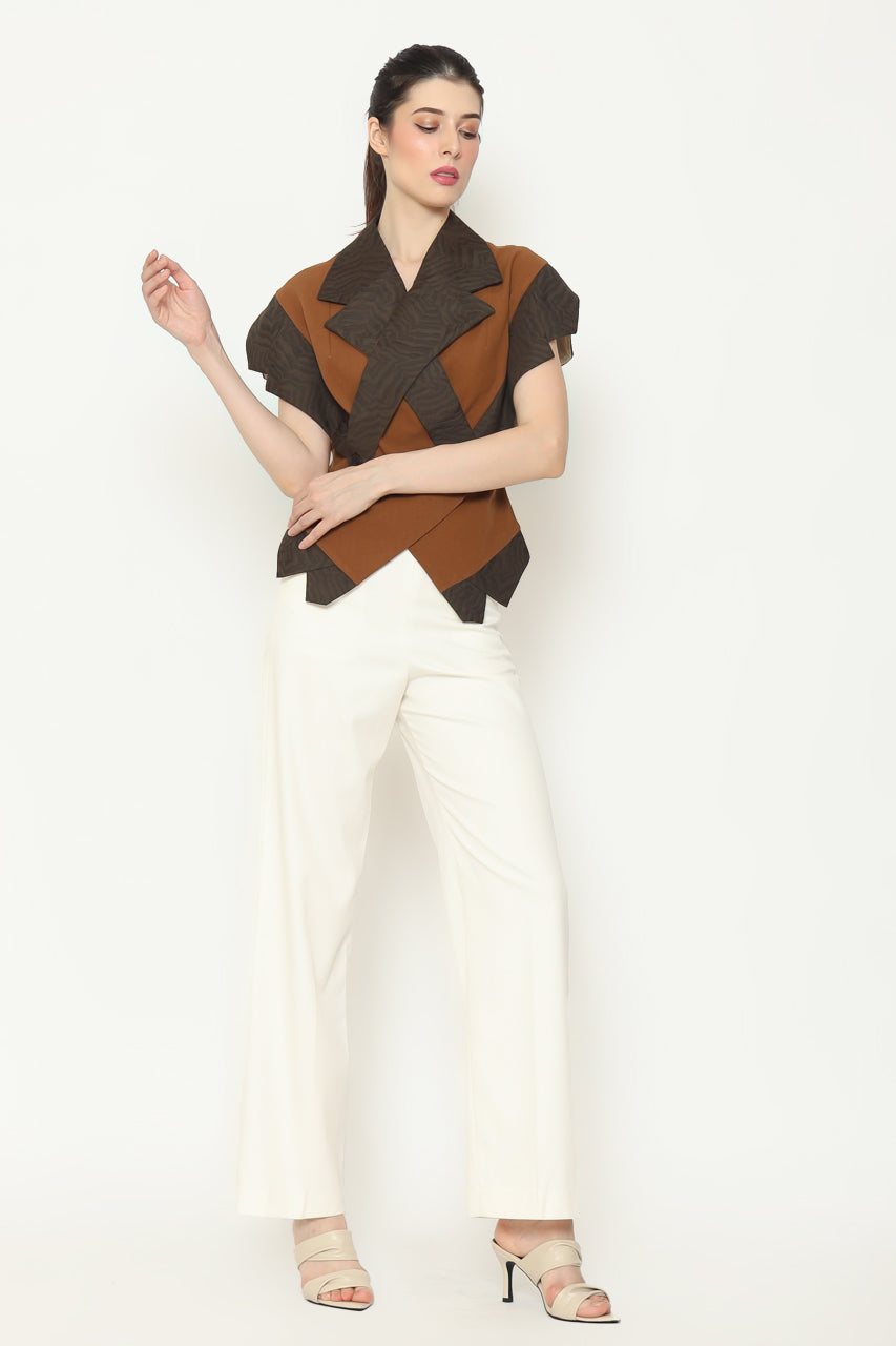 Bloom Et Champs Caramel Lapel Top