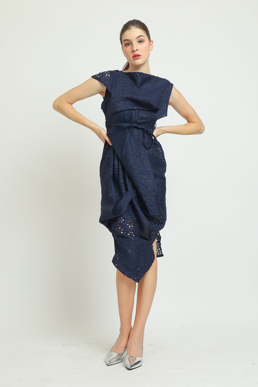 Bloom et Champs Dress Sumba Eyelet in Navy