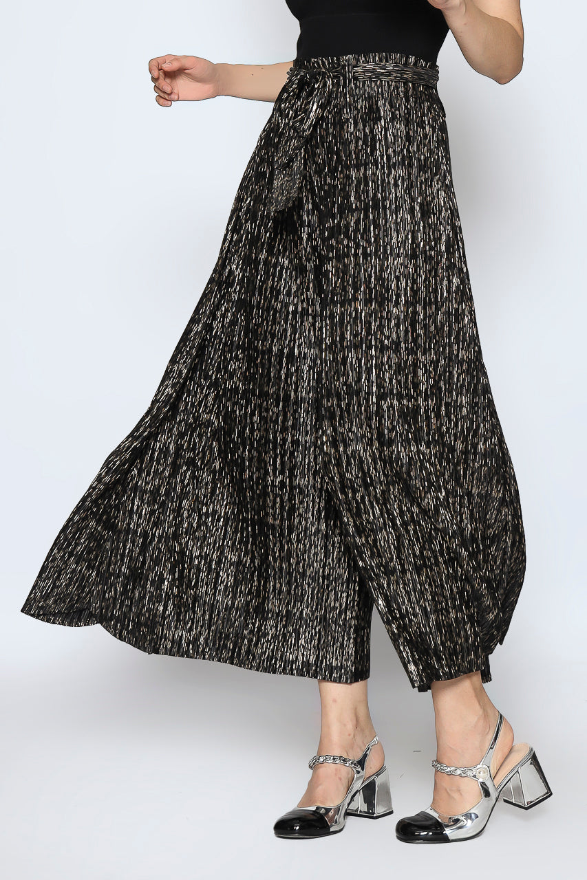 Bloom Pleats Blue Black Goldish Pants