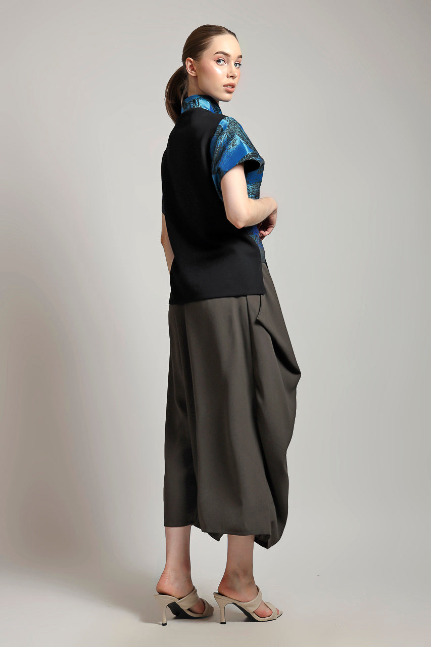 Bloom et Champs Kimono Pita in Tosca Jacquard/ Grey Assymetrical Pants