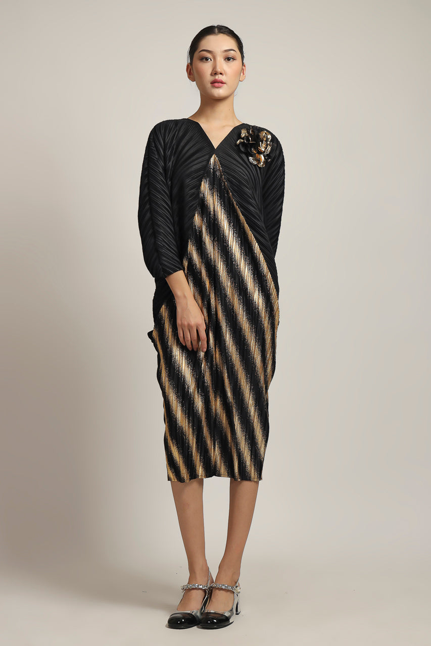 Bloom et Champs Dress Emas Pleats