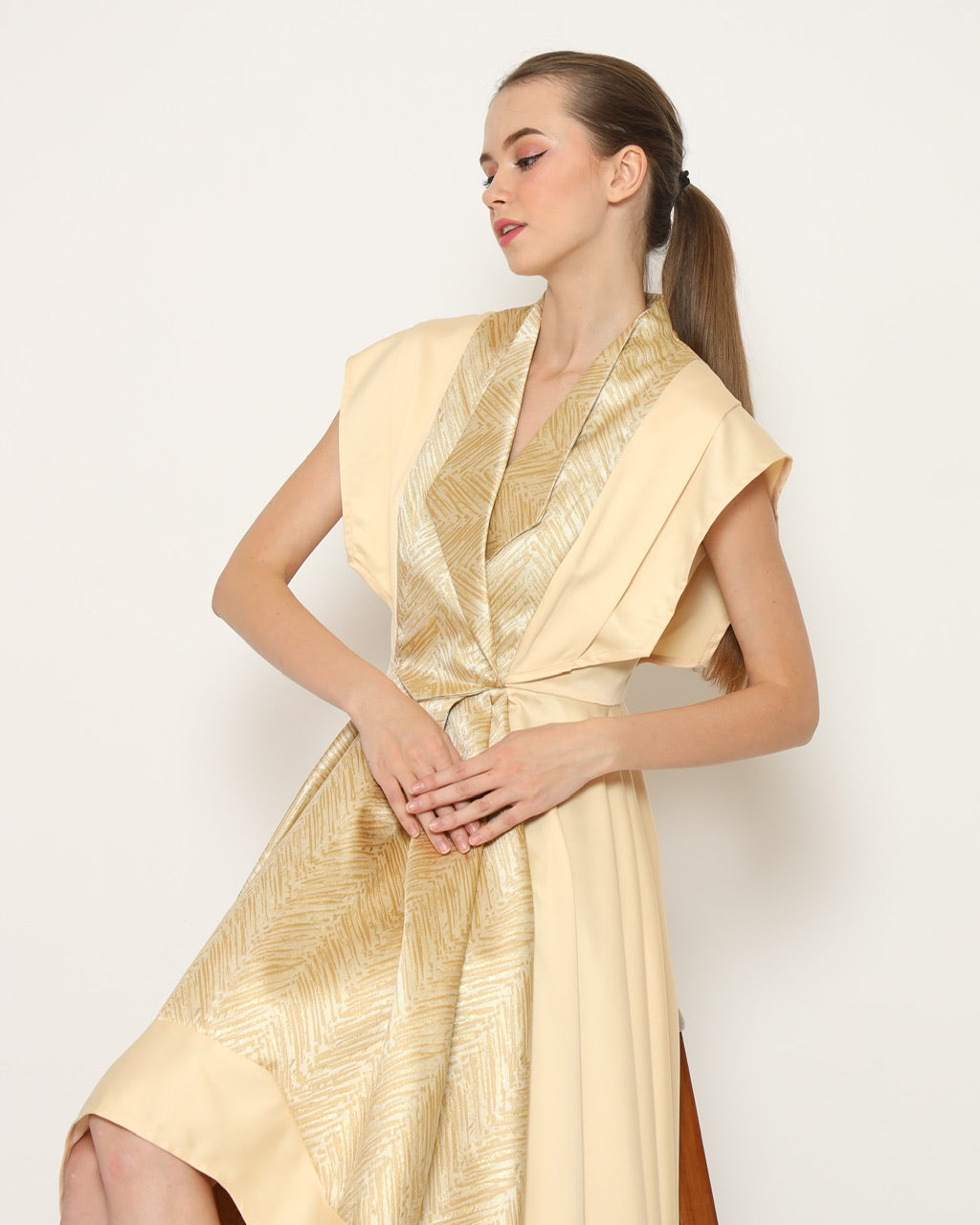 Bloom et Champs Dress Emas in Golden Sparkle