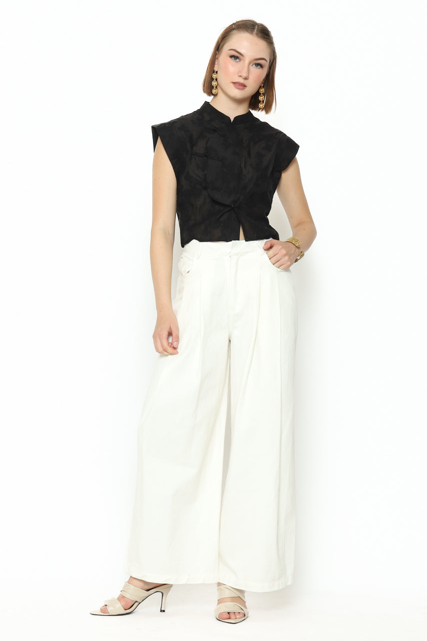 Bloom et Champs Changi Top Bordir Black