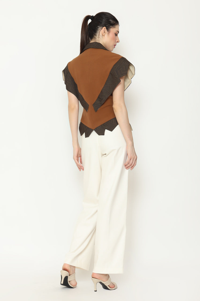 Bloom Et Champs Caramel Lapel Top