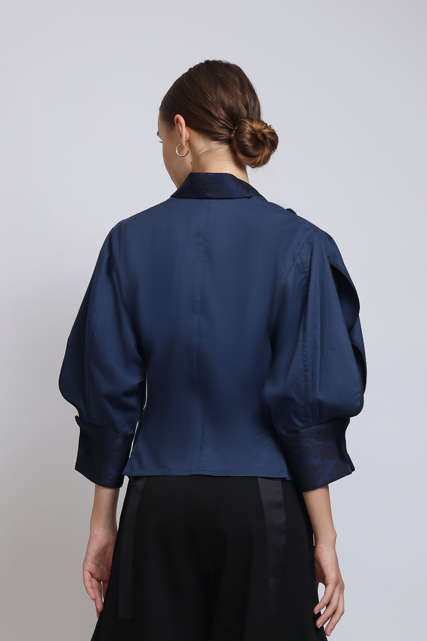 Bloom et Champs Scalloped Sleeves SS Navy Blouse