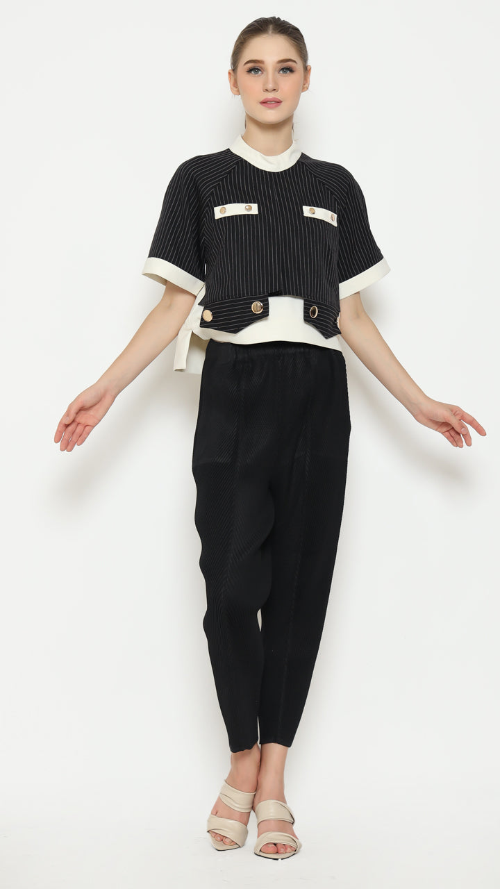 Bloom et Champs Top Crop Button High Neck
