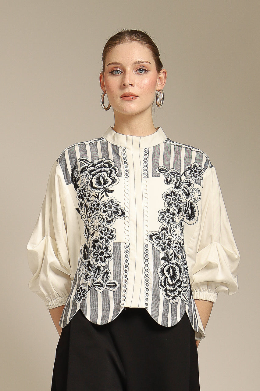 Bloom et Champs AK Floral Embroidered Scalloped Blouse