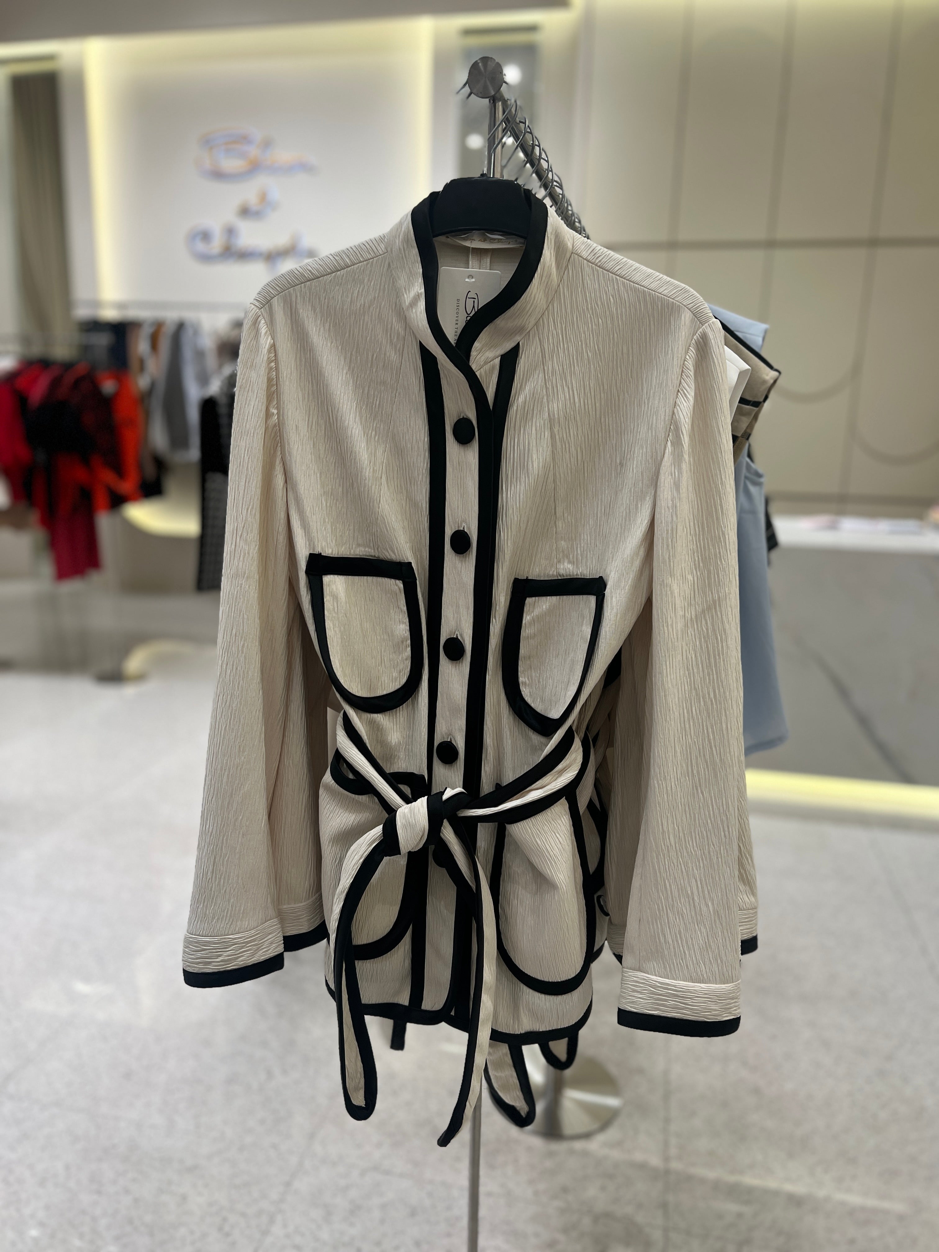 Bloom et Champs Blazer Michelle Mono List/Celana Satin Flare