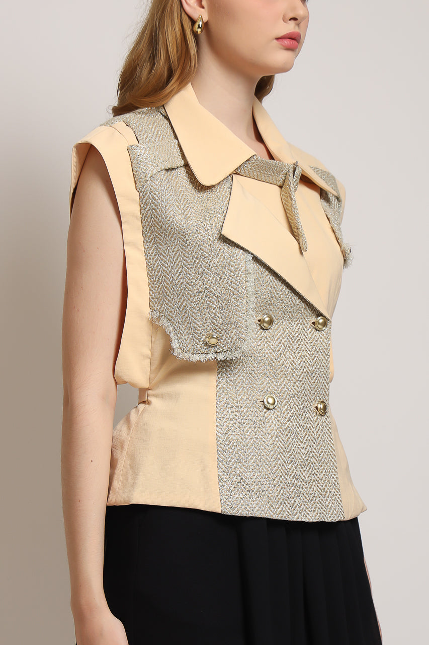 Bloom et Champs Vest Acrylic in Beige
