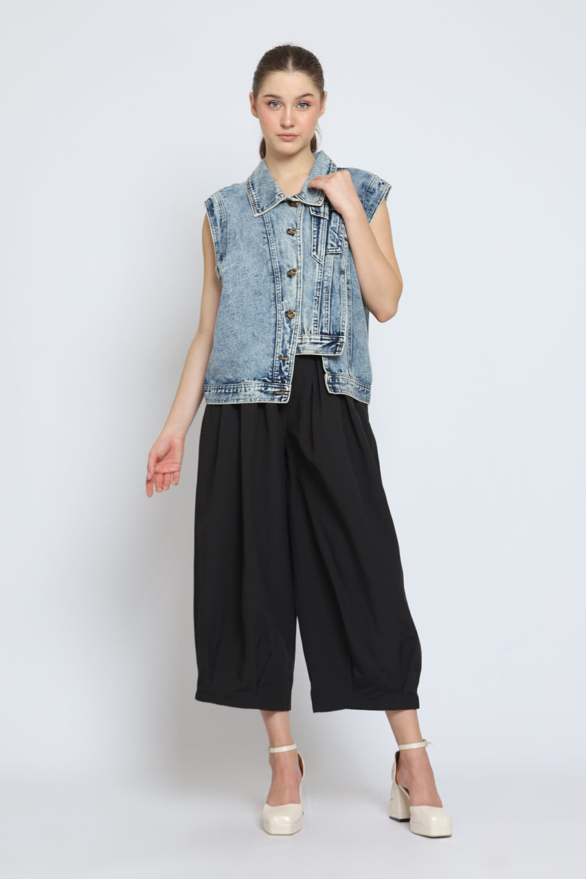 Bloom et Cotton Denim Vest / Black Akira Pants