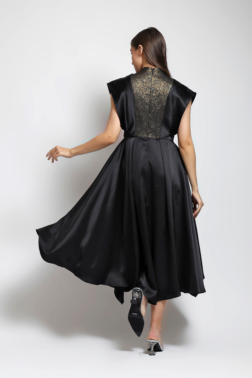 Bloom et Champs Dress Emas Lebar Rosa