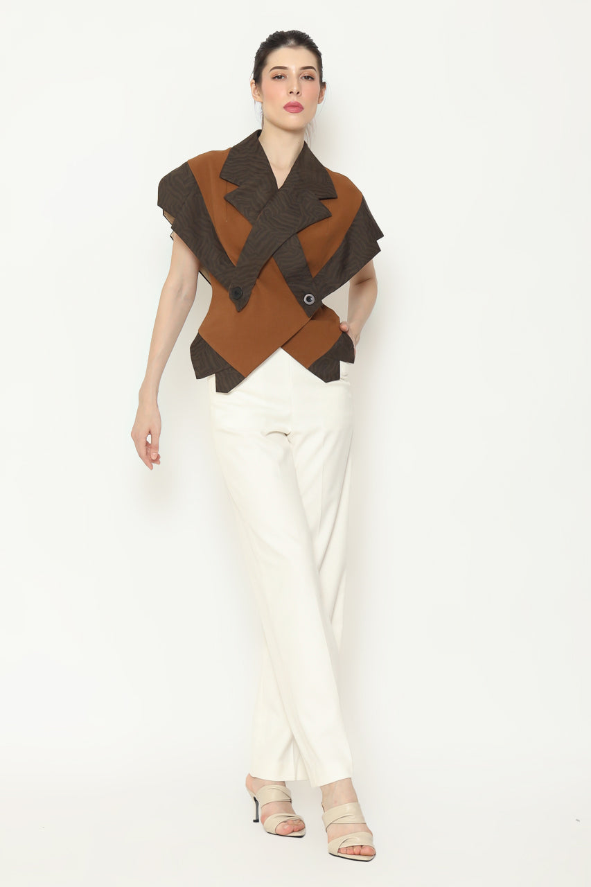 Bloom Et Champs Caramel Lapel Top
