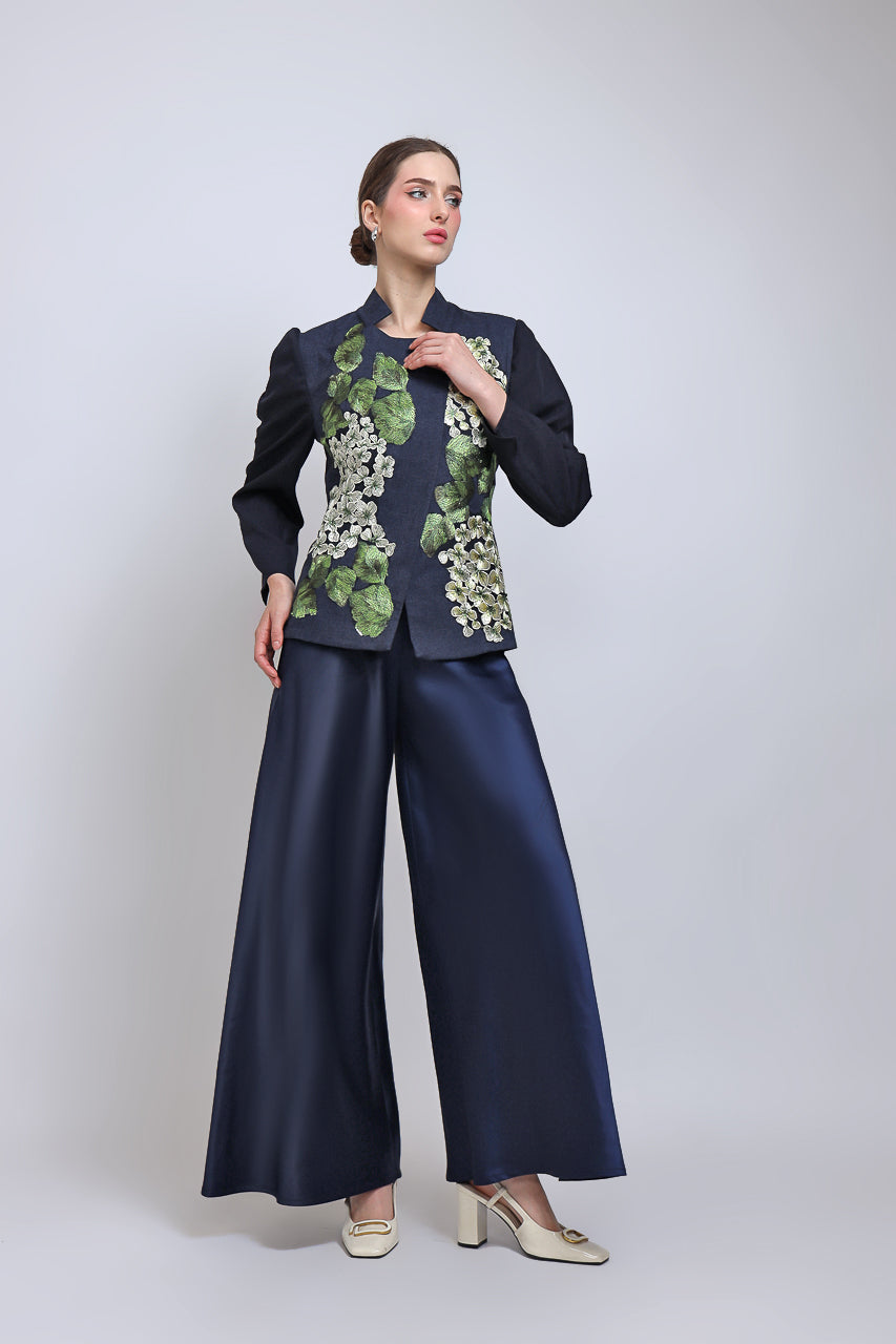 Bloom et Champs Diagonal Shirt with Garden Embroidery/Flare Saten Pants in Navy