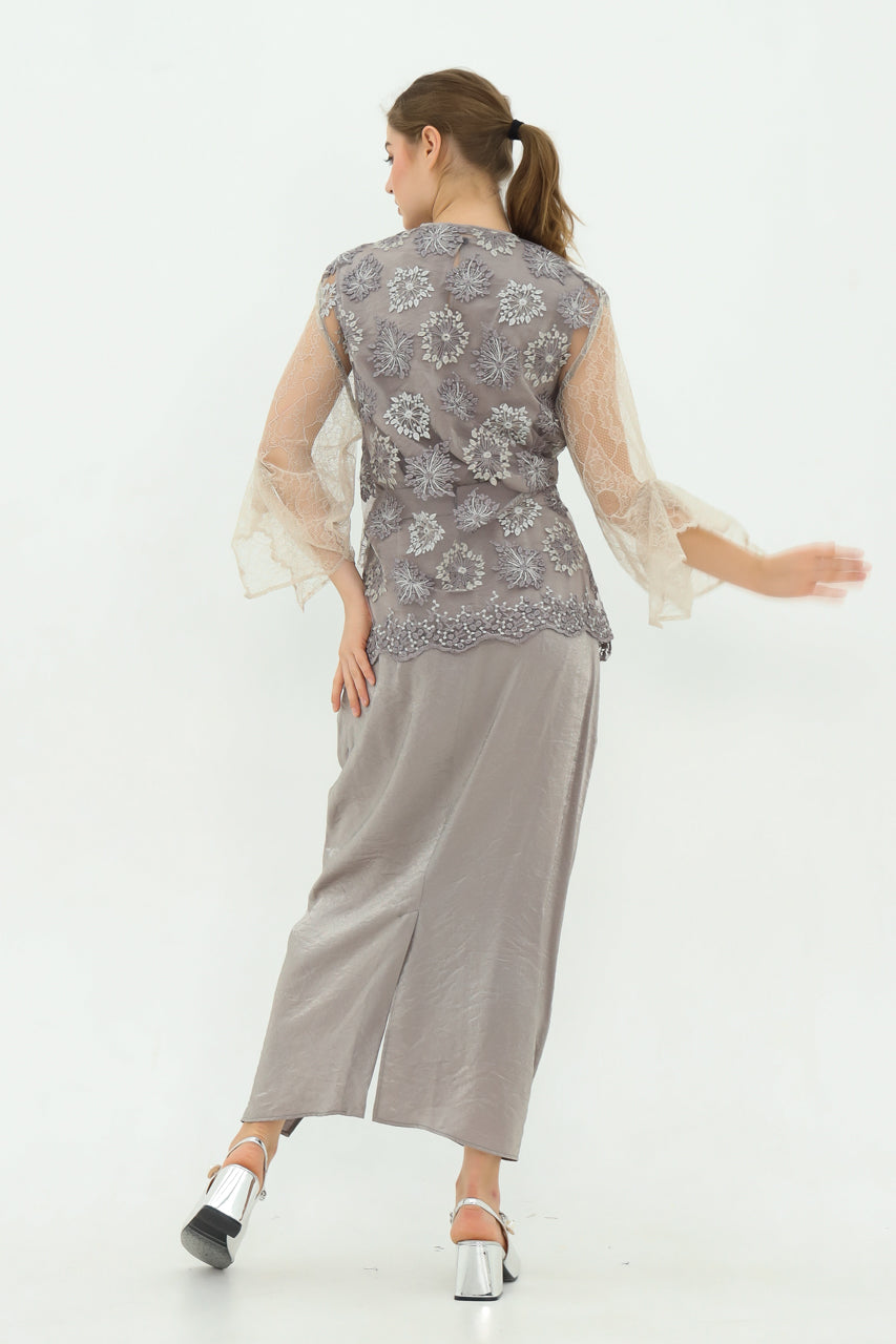 Bloom et Champs Kimono Sari/Rok Emas