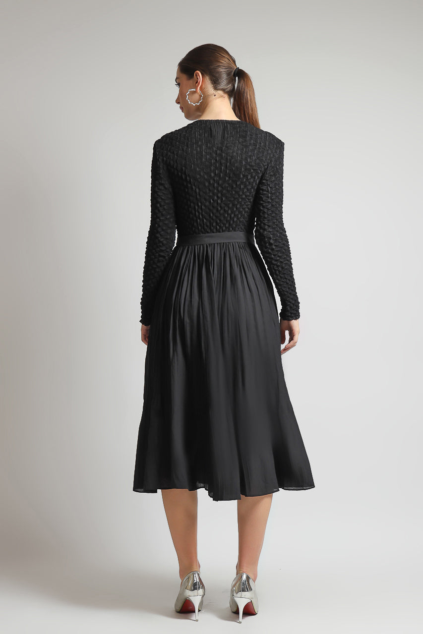 Bloom et Champs Dress Pleats Kancing