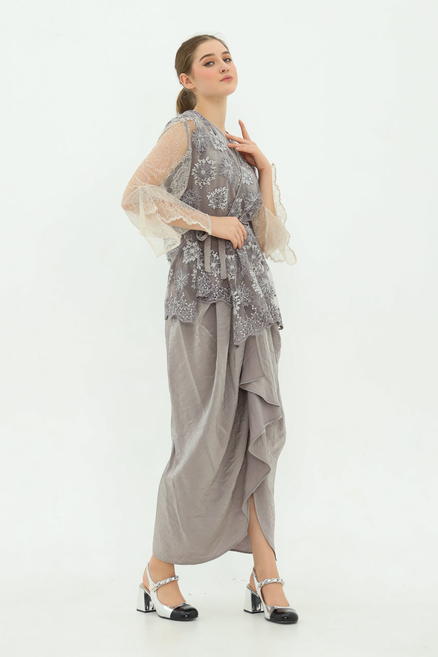 Bloom et Champs Kimono Sari/Rok Emas