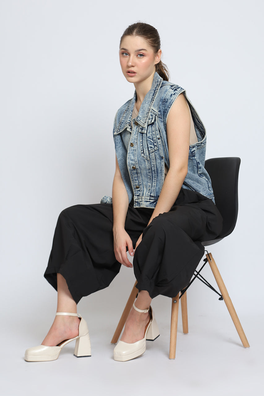 Bloom et Cotton Denim Vest / Black Akira Pants