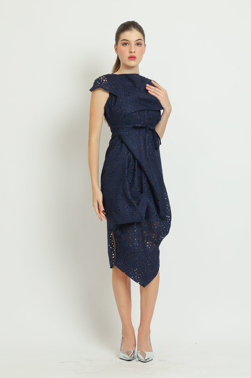 Bloom et Champs Dress Sumba Eyelet in Navy