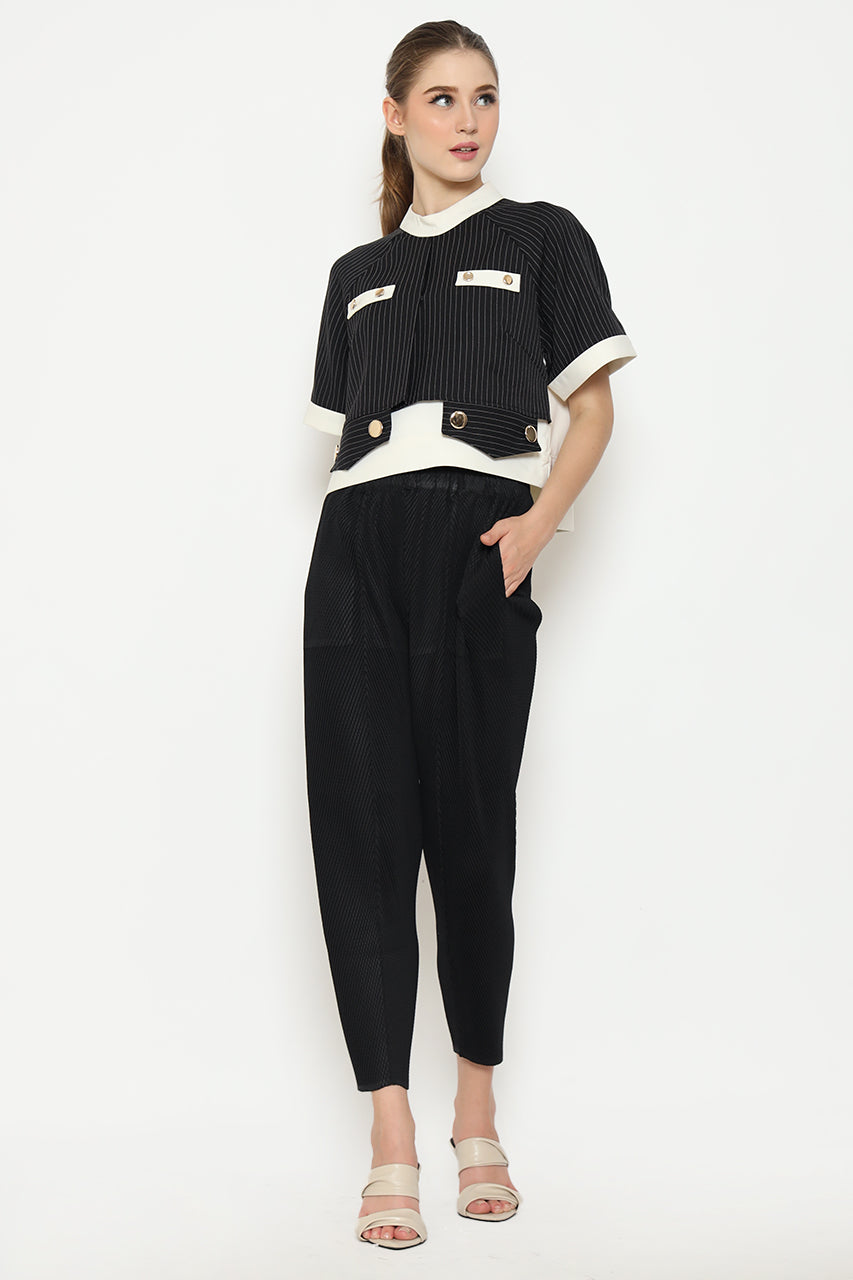 Bloom et Champs Top Crop Button High Neck