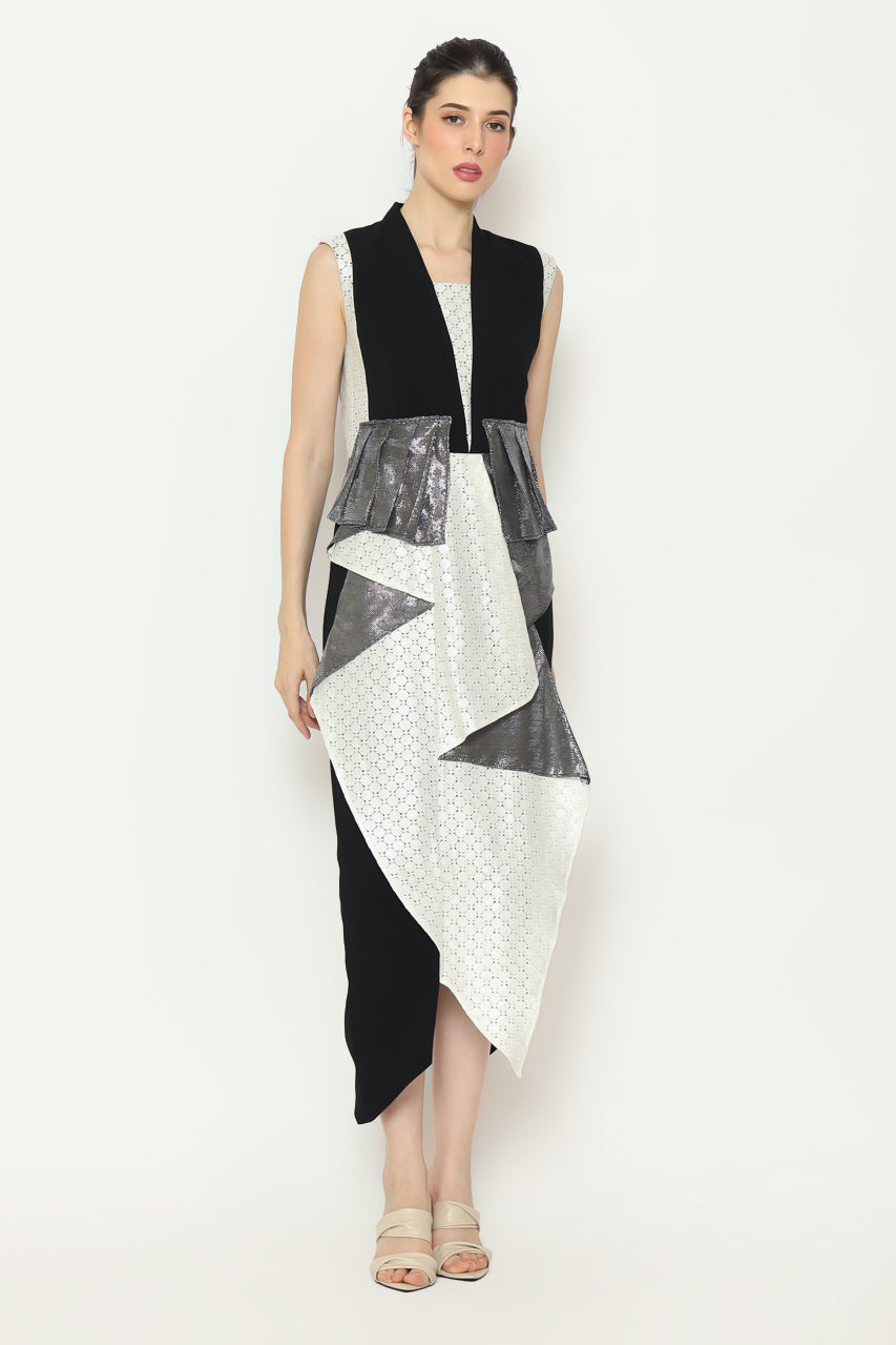 Bloom et Champs Dress Peplum Monochrome