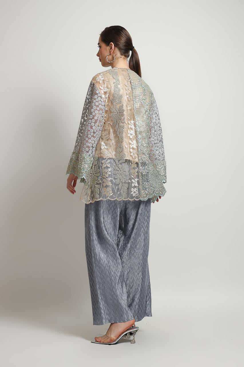 Bloom et Champs Kimono Kaftan Tiga Tali Pita Mutiara